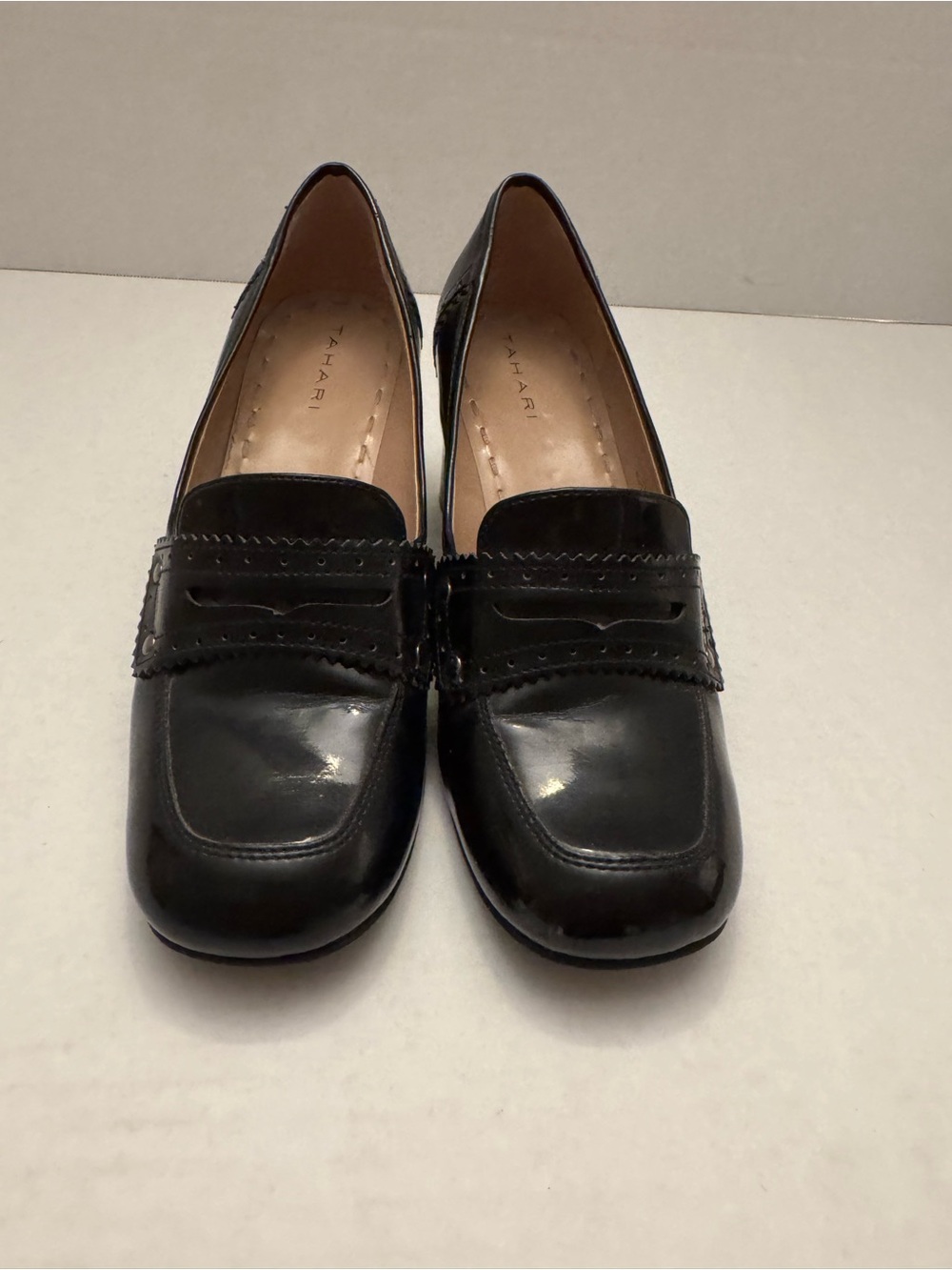 Tahari Logan Black Patent Heeled Penny Loafers Size 7.5M Classic Career - Picture 4 of 12